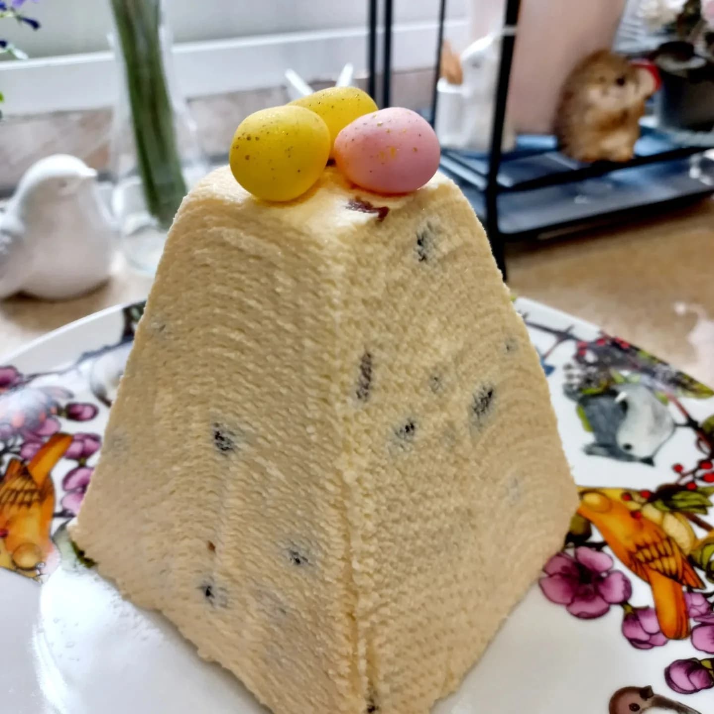 Creamy curd Easter dessert